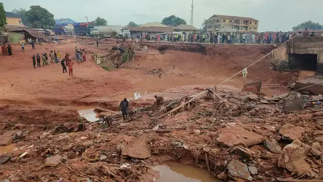 'Video thumbnail for Deadly floods sweep Nigeria'