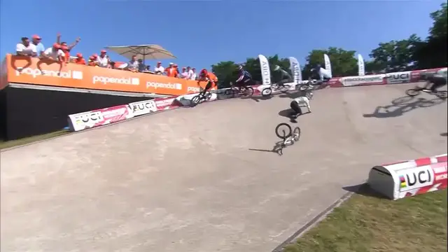 'Video thumbnail for MOMENT: 3 crash out of BMX World Cup Men's Elite Race'