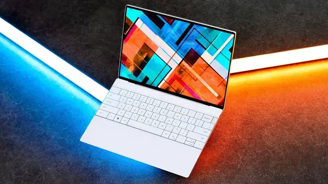 'Video thumbnail for The New Dell XPS 13 Plus is STUNNING'