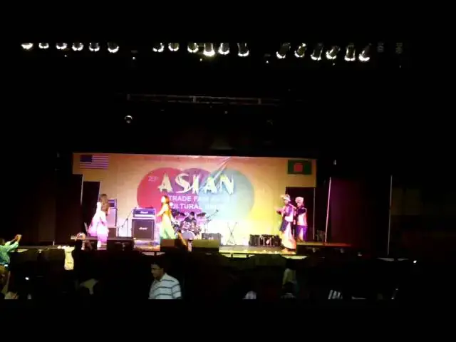 'Video thumbnail for KAJRA RE AT THE ASIAN FAIR FEATIVAL 2013... remember the guys supose to be drunk'