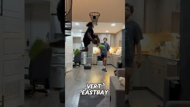 'Video thumbnail for (355) indoor basketball dunk competition: height vs skills'