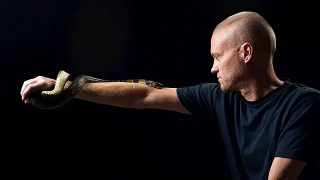 'Video thumbnail for Snake Man: His Immunity Might Cure Bites'