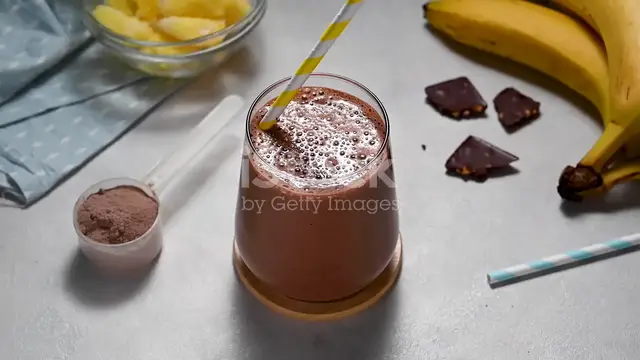 'Video thumbnail for invideo-ai-1080 Refresca Tu Día con un Batido de Menta y 2025-06-24'