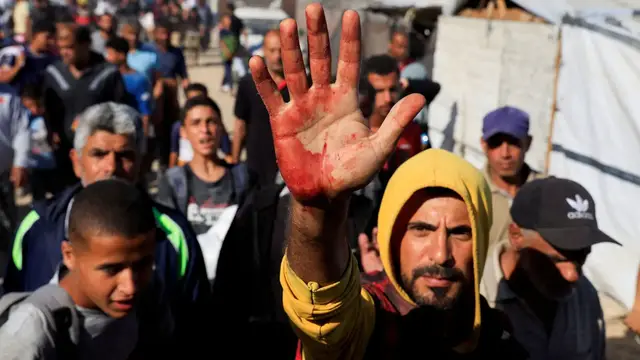 'Video thumbnail for Israel kills at least 31 Palestinians waiting for food at US-backed Gaza aid sites'