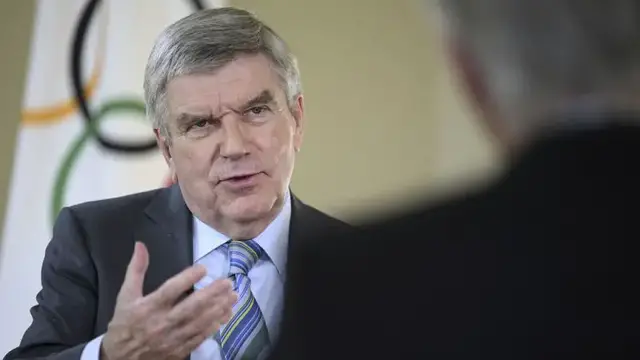 'Video thumbnail for Outgoing IOC chief defends women boxers at centre of Paris gender row'