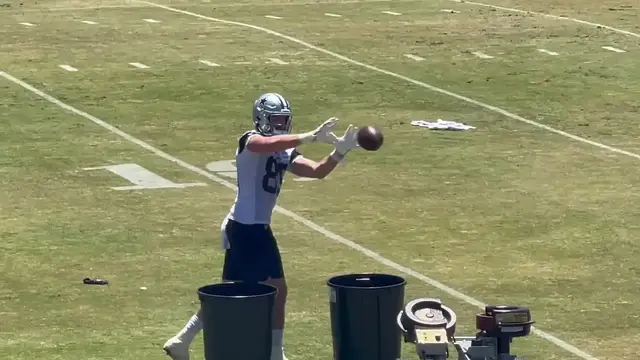 'Video thumbnail for law nation sports: cowboys blake jarwin catch drills & technique at training camp'
