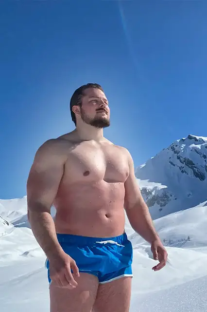 'Video thumbnail for Man submerges into snow tunnel to set record'