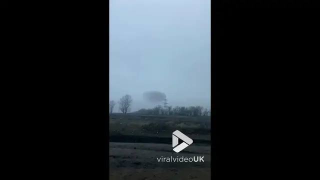 'Video thumbnail for VV4936 Amazing and beautiful murmuration of starlings'