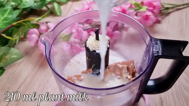 'Video thumbnail for Tasty baked oatmeal recipe in 3 minutes_ Low calorie dessert for breakfast_ Without banana_(720P_HD)'