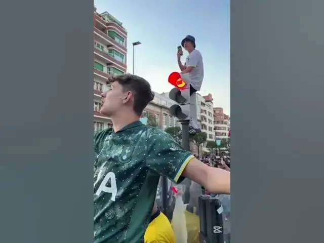 'Video thumbnail for English football fans live it up in Bilbao for the Europa League final'