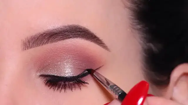 'Video thumbnail for Step-By-Step Daytime to Nightime Eye Makeup Tutorial'