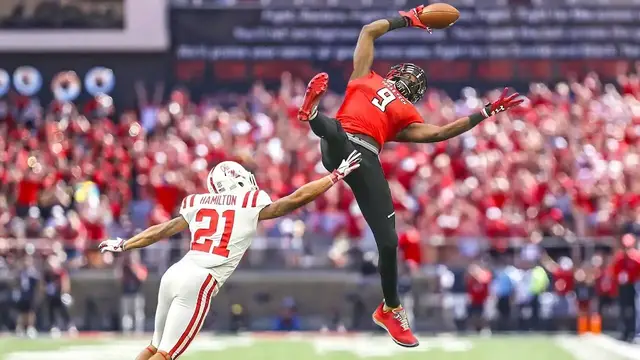 'Video thumbnail for Craziest “Clutch” Plays in College Football'