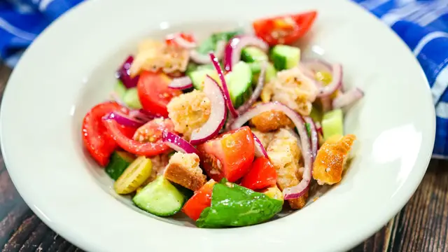 'Video thumbnail for Summer Panzanella Salad – Fresh Garden Ingredients & Crunchy Bread!'