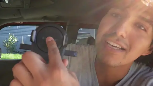 'Video thumbnail for Vanmass Universal Car Phone Holder Auto-Clamping Review'