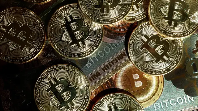 'Video thumbnail for Bitcoin boom spotlighted in Las Vegas as 30,000 attend major crypto mining conference'