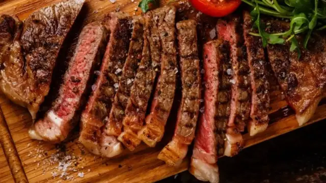 'Video thumbnail for This Is The Only Way To Reheat Leftover Steak'