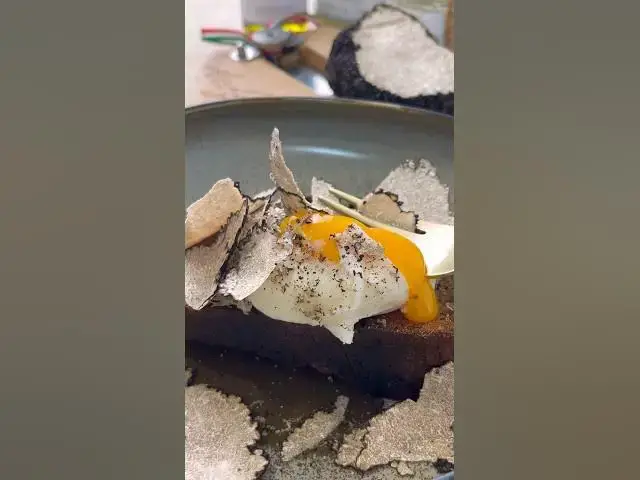 'Video thumbnail for BRUSCHETTA UOVO POCHÈ & TARTUFO @Giorgialadytruffle #uovo #truffle #tartufo #cuisineitalienne'