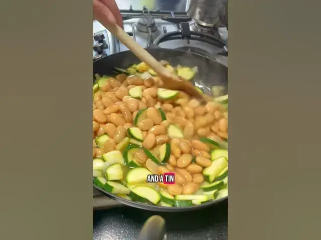 'Video thumbnail for Creamy courgettes and butter beans with lemon and dill #recipe'