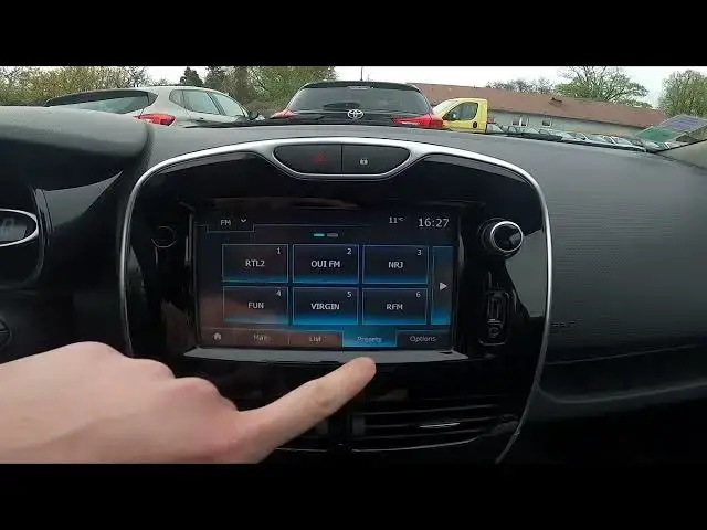 'Video thumbnail for How to Check Radio Stations List in Renault Clio IV ( 2012 – 2019 ) | Change Radio Stations'