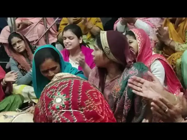 'Video thumbnail for किस्मत वालों के घर श्याम आता है#happy_lokgeet #hindi #topbhajan #traditional'