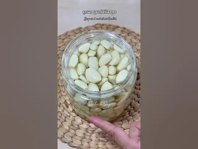 'Video thumbnail for 14 ថ្ងៃនេះអត់បានចេញមុខម្ហូប😊តែមកបង្ហាញពីរវិធីធ្វើ#ជ្រក់ខ្ទឹម ដែលមានរស់ជាតិស្រួយឆ្ងាញ់ 😋រក្សារទុកក៏'
