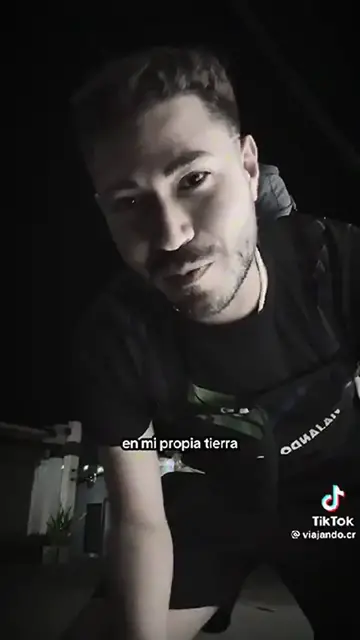 'Video thumbnail for Influencer denuncia que restaurante en Costa Rica solo aceptaba pagos en dólares'