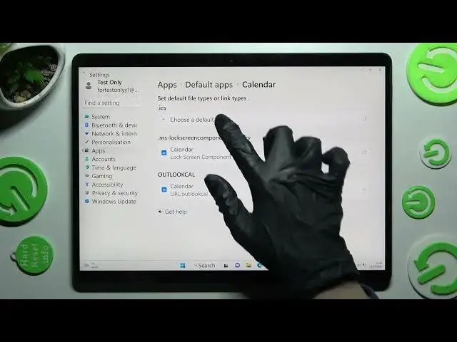 'Video thumbnail for MICROSOFT SURFACE PRO 8 - How To Change Default Apps'