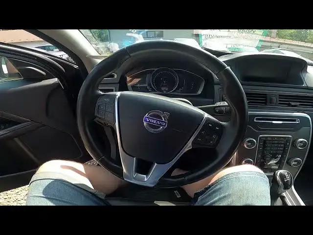 'Video thumbnail for How to Unlock the Hood in VOLVO V70 III ( 2007 – 2016 ) - Open Bonnet by Lever'