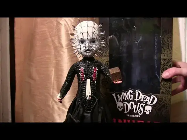 'Video thumbnail for Unboxing/Review Hellraiser III: Hell on Earth Pinhead'