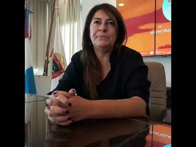 'Video thumbnail for Carla Livelli y la polémica por el personal del servicio  de cloacas #noticias'