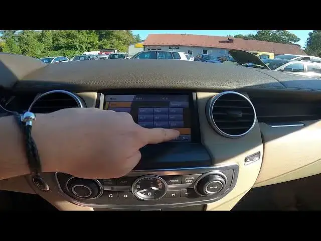'Video thumbnail for How to Change Radio Frequency in Land Rover Discovery IV ( 2010 – 2016 ) | Switch Between AM/FM'
