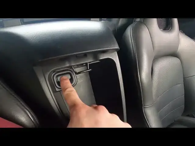 'Video thumbnail for How to Automatically Open the Trunk in Honda S2000 ( 1999 - 2009 ) - Open Tailgate'