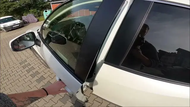 'Video thumbnail for How to Use Passive Entry in Toyota RAV4 V ( 2018 – now )'
