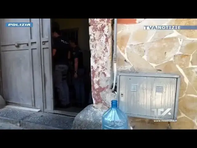 'Video thumbnail for Catania, la Polizia di Stato smantella una “drug room” in un immobile già sequestrato: un arresto e'