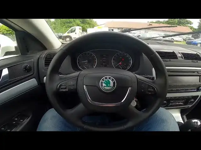'Video thumbnail for How to Check Actual Range of Your Skoda Octavia II (2004 – 2013) | How Many Kilometers Until Refuel'