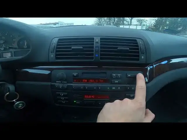 'Video thumbnail for How to Change Radio Frequency in BMW Series 3 E46 ( 1998 - 2007 ) | Switch Between AM/FM'