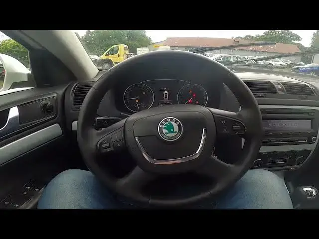 'Video thumbnail for How to Manually Change Radio Station in Skoda Octavia II ( 2004 – 2013 ) - Adjust Radio Station'