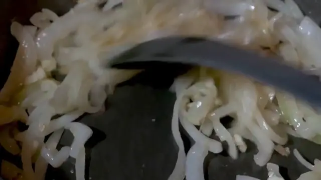'Video thumbnail for Ultimate Homemade Chicago-Style Deep Dish Pizza Recipe '