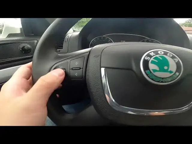 'Video thumbnail for Steering Wheel Buttons Description for Skoda Octavia II ( 2004 – 2013 ) - Steering Wheel Functions'