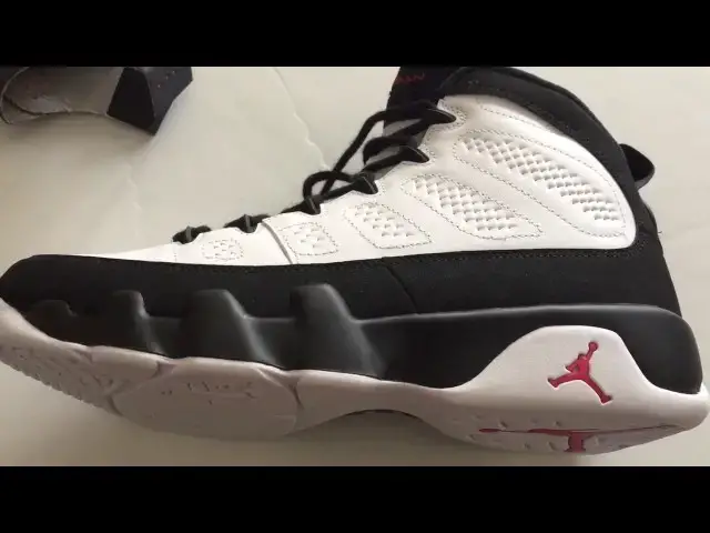 'Video thumbnail for Up Close With The Air Jordan 9 OG Space Jam Playoffs'