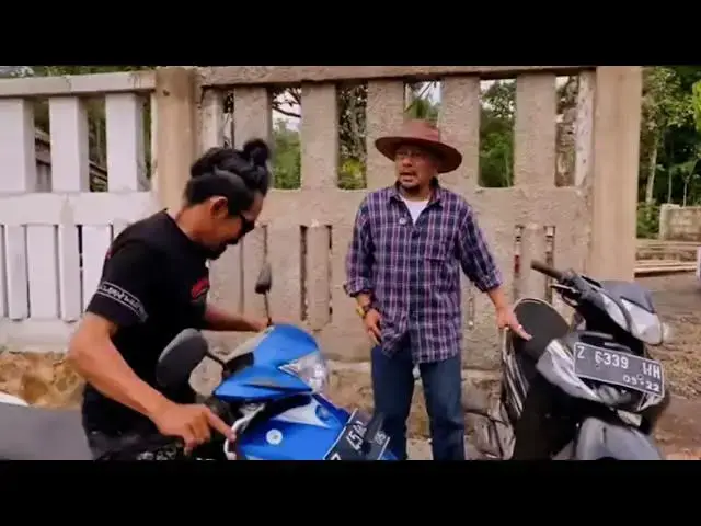 'Video thumbnail for Gara gara penumpang sesama ojeg ribut !! Sketsa komedi'