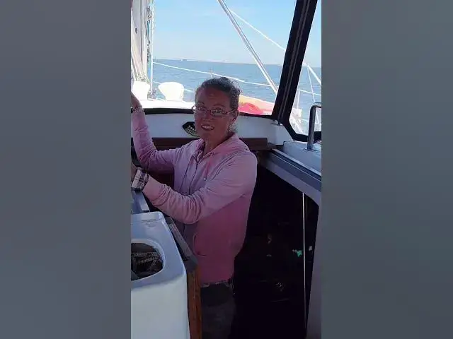 'Video thumbnail for Drama under the bridge! What would you do? #svaguaazul #sailboat #sailboatlife'