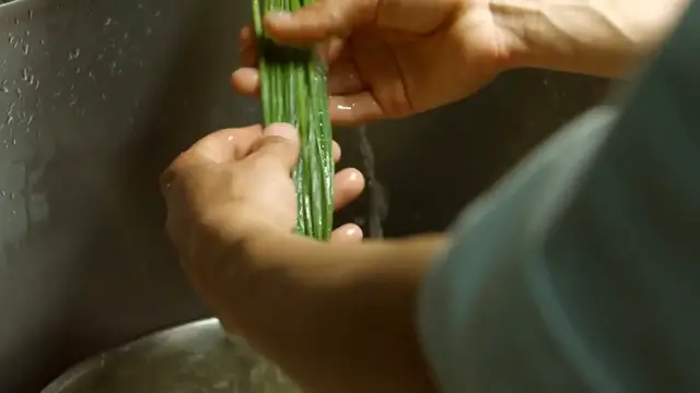 'Video thumbnail for Classic Creamy Potato Leek Soup: A Warm, Cozy Delight'