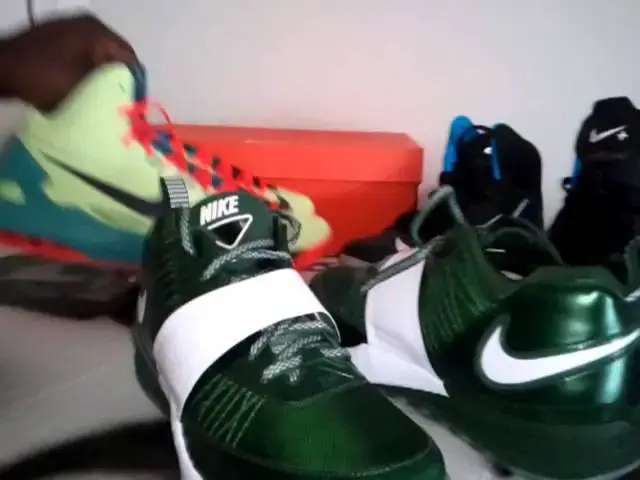 'Video thumbnail for Hyperdunk ,nike zoom revis , kd 5 area 72'