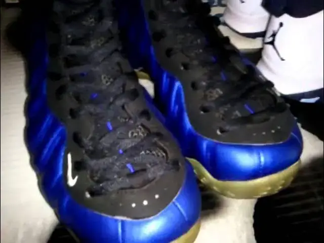 'Video thumbnail for 1997 air foamposite one 1 royal, air jordan 10 ice blue'