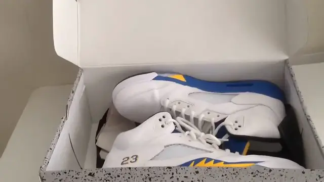 'Video thumbnail for Air Jordan 5 V Retro Laney, Air Jordan 10 X Retro Chicago'