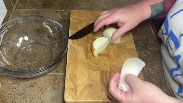 'Video thumbnail for Quick and Easy BROCCOLI CHEESE Soup (720p 30fps)'