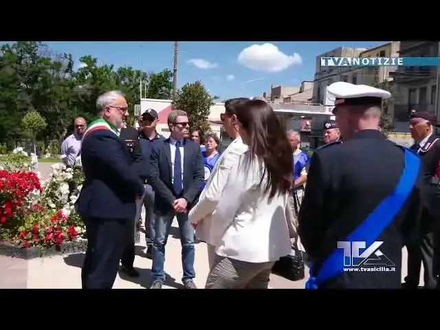 'Video thumbnail for Adrano. Anticipata ad oggi la celebrazione della Festa della Repubblica. Deposta una corona d’alloro'