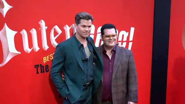 'Video thumbnail for Video: On the Red Carpet With Andrew Rannells, Josh Gad & More at GUTENBERG! THE MUSICAL!'