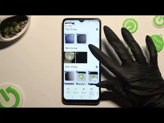 'Video thumbnail for How to Select and Delete Multiple Photos on TCL 406'